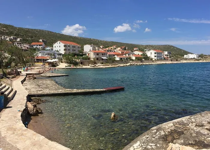 アパート Antonita ヴィンイェラック